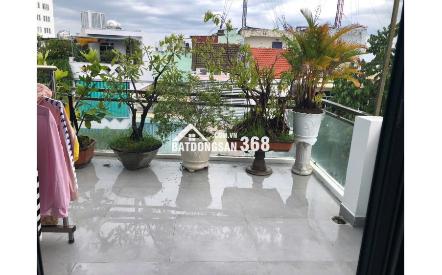 Căn  nhà mặt tiền Nguyễn Thị Minh Khai P Nam Nha Trang