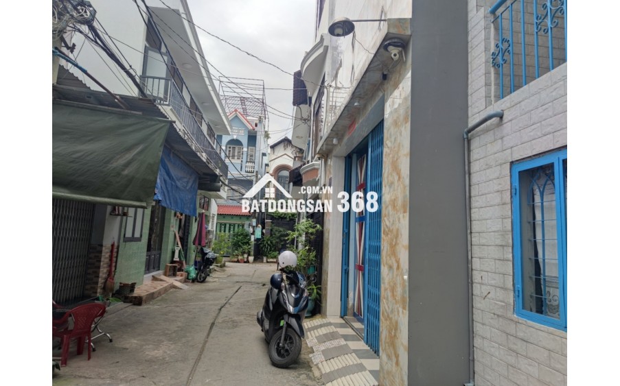 Nhà 2// Bà Hom. Hem 4,5m. Gân trương học. Chơ phú lâm
