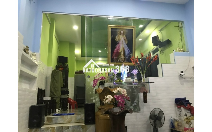 Nhà 2// Bà Hom. Hem 4,5m. Gân trương học. Chơ phú lâm