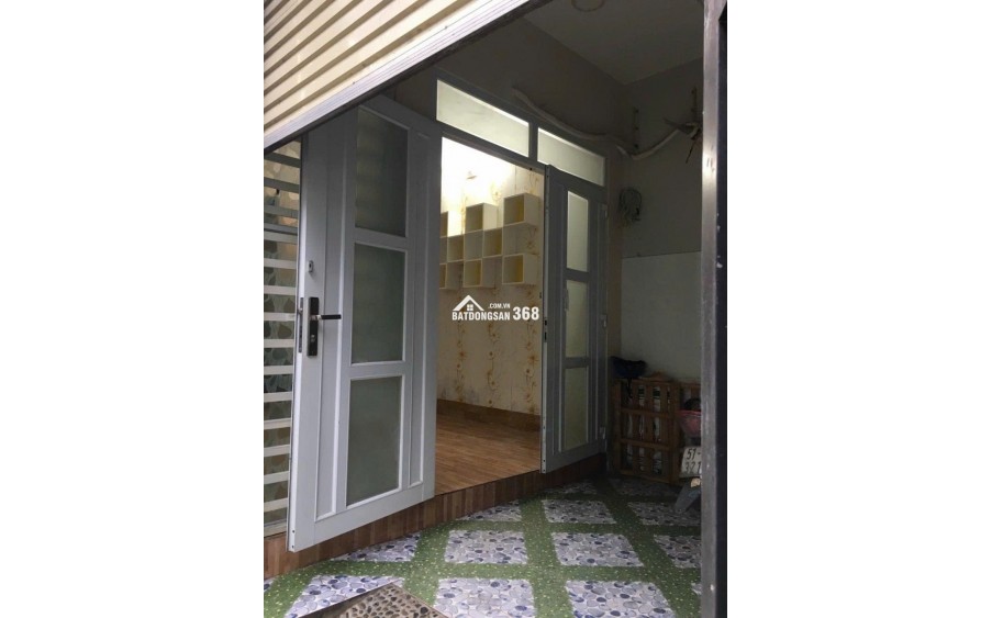 Bán Nhà Chiều Ngang khủng 10.55m², 2 TẦNG, HẺM XE HƠI, NGAY VINCOM Thủ Đức, đầy đủ tiện ít . GIÁ chỉ 3.x tỷ