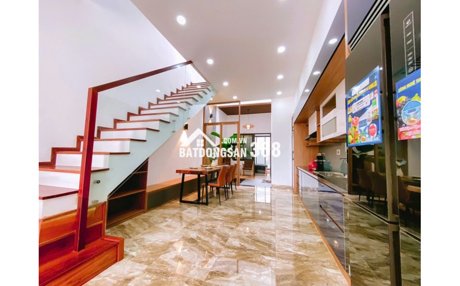 Nhà trung tâm giáp giao thoa Bến Lức, Cần Giuộc, Cần Đước 99m2, chỉ 2,4 tỷ, tặng full nội thất