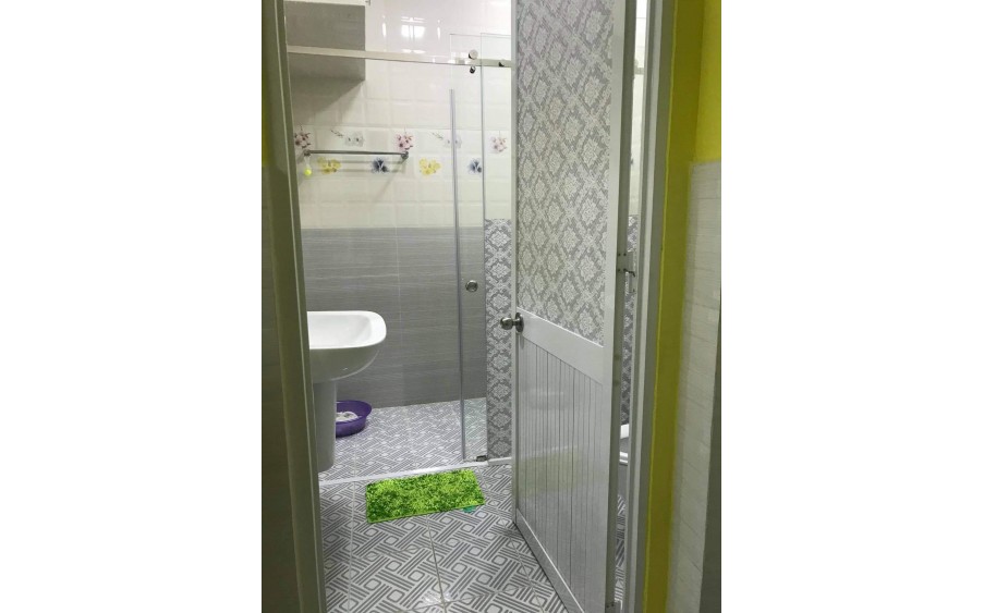 Nhà 2// Bà Hom. Hem 4,5m. Gân trương học. Chơ phú lâm