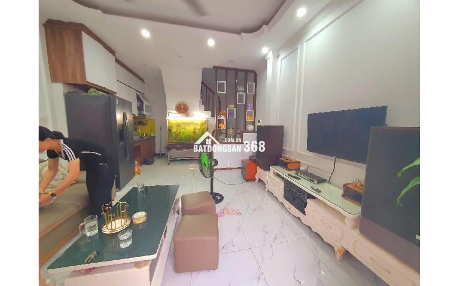 Nhà mới ở ngay Nhổn, MT 4.2m, 6 tầng, 35m2, giá nhỉnh 5 tỷ
