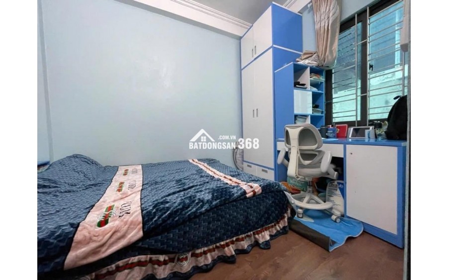 Bán nhà Thuỵ Phương 42m2, dân xây 5 tầng, có sân riêng để xe
