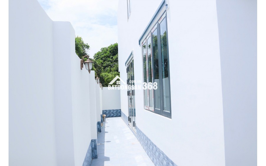 BÁN NHÀ TT CẦN ĐƯỚC MT ĐƯỜNG FULL NỘI THẤT