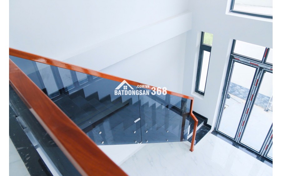 BÁN NHÀ TT CẦN ĐƯỚC MT ĐƯỜNG FULL NỘI THẤT