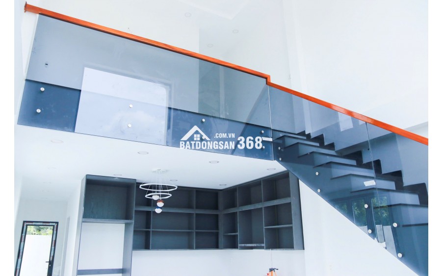 BÁN NHÀ TT CẦN ĐƯỚC MT ĐƯỜNG FULL NỘI THẤT