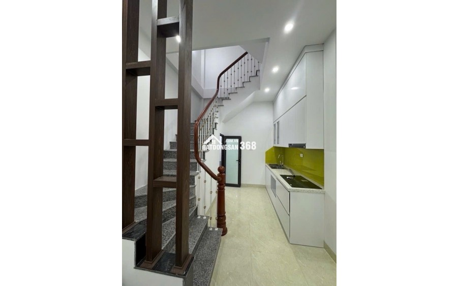 HOÀNG HOA THÁM 31M GIÁ 8,2 TỶ,CÁCH PHỐ 20M,NGÕ THÔNG,SỔ ĐẸP,FULL NỘI THẤT