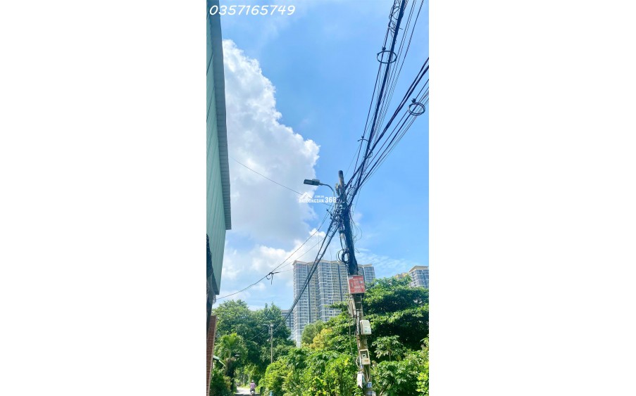 BÁN NHÀ QUẬN 9 - KDC PHƯỚC THIỆN - ĐƯỜNG NHỰA RỘNG OTO NÉ NHAU- 20P RA NGÃ TƯ THỦ ĐỨC - 10P RA LÊ VĂN VIỆT - VÀNH ĐAI 3 THUẬN TIỆN DI CHUYỂN