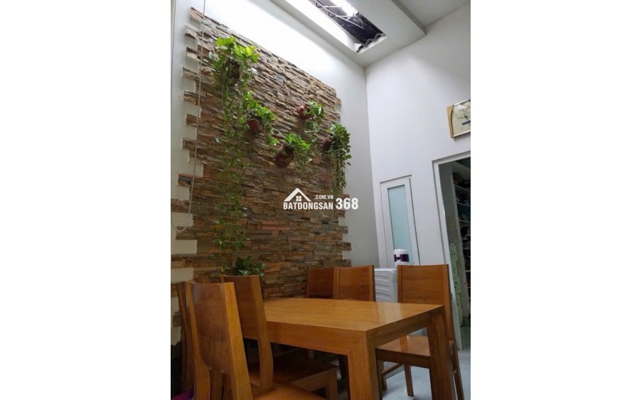 Chủ gửi Bán Gấp ... Nhà Sân vườn , 6T nhỉnh , ngang 7,2x21m, ngay PTTH NGUYỄN HỮU CẦU