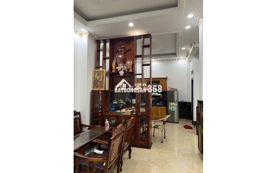 Nhà đẹp Khu Biệt Thự, Nội Thất Gỗ Cao Cấp – ô Tô Ngủ Trong Nhà – Giá Chỉ 6.5 Tỷ