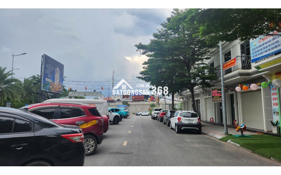 CĂN HỘ CAO CẤP CÓ DÒNG TIỀN -  NGAY VINCOM PLAZA DĨ AN - CĂN GÓC - VỊ TRÍ ĐẮC ĐỊA - 80M2 3 PN - NGAY NGÃ TƯ 550 TP DĨ AN - THANG MÁY THẺ TỪ - GIÁ CHỈ