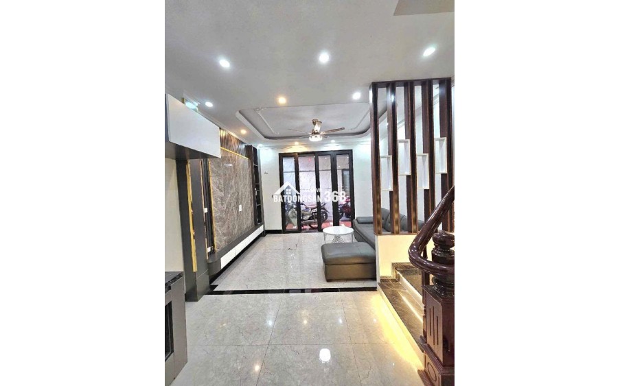 BÁN NHÀ ĐẶNG VŨ HỶ LONG BIEN 5 TẦNG MỚI ĐẸP LONG LANH GIÁ NHỈNH 5TY