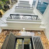 Chính chủ caàn nhượng  lại căn nhà tại ngõ 282 Kim Giang, DT36m2, 4 tầng giá 7,6 tỷ.