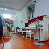 CẦN BÁN NHÀ NGAY TRUNG TÂM Q9