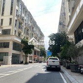 bán liền kề him lam vạn phúc, 2 mặt đường, 96m2, 6 tầng, mặt tiền 6m, giá chào 31 tỉ