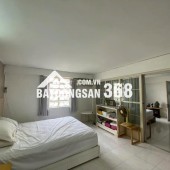 Đầu Tư/Cho Thuê: Nhà Hẻm Xe Hơi gần Hai Bà Trưng, Q1 - DT: 105m²,4 Tầng, 9PN - Giá Rẻ Nhất Khu Vực