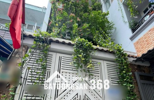 Nhà bán ngay Lạc Long Quân, Diện tích 4 x 15, 4 tầng, 3 phòng mới ở ngay, Giá chỉ nhỉnh 7 tỷ