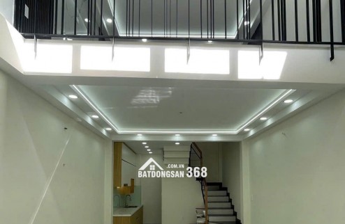 Tân Kỳ Tân Quý xe hơi đậu cửa chỉ cách AEONMall Tân Phú chỉ vài phút.