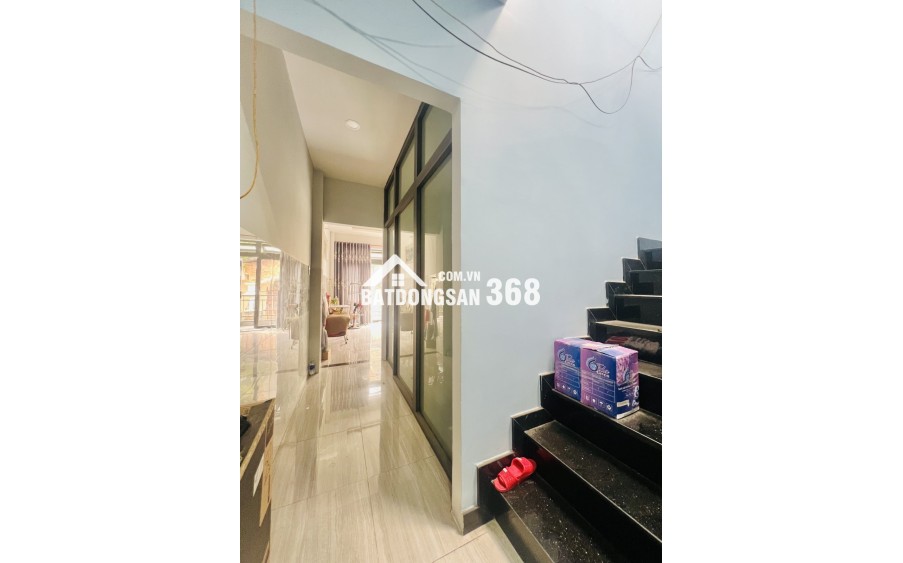 Nhà mặt tiền chợ Tân Bình, 4x17,5 xây 4 tầng cứng đẹp giá chỉ 9,999 tỷ
