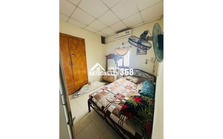 Bán nhà mặt phố Lê Văn Quới, Bình Tân. DT 4x12m, 2 tầng, SH, 2PN. Giá 4.6 tỷ. LH: 0909898125