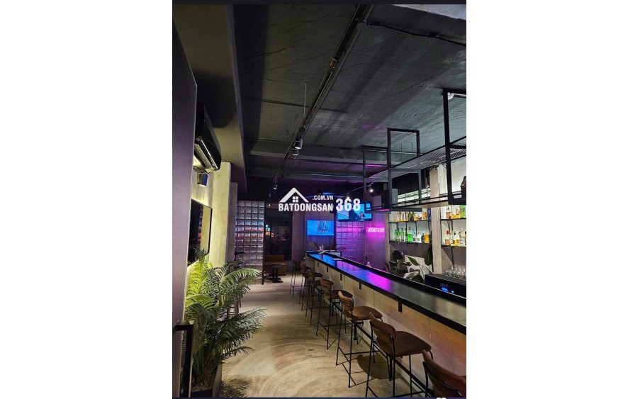 Sang quán bar mặt bằng lầu 3, KP Nhật hẻm 8A Thái Văn Lung Q1