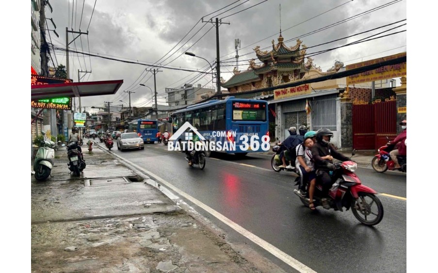 Bán nhà 1 trệt 1 lầu đường Tô Ngọc Vân Thủ Đức nhà 1 đời chủ 30 năm