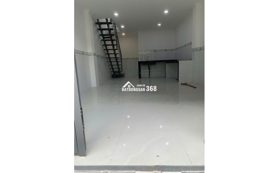 Bán nhà 1 trệt 1 gác suốt cách Nguyễn Văn Linh chỉ 100m nhà mới tinh