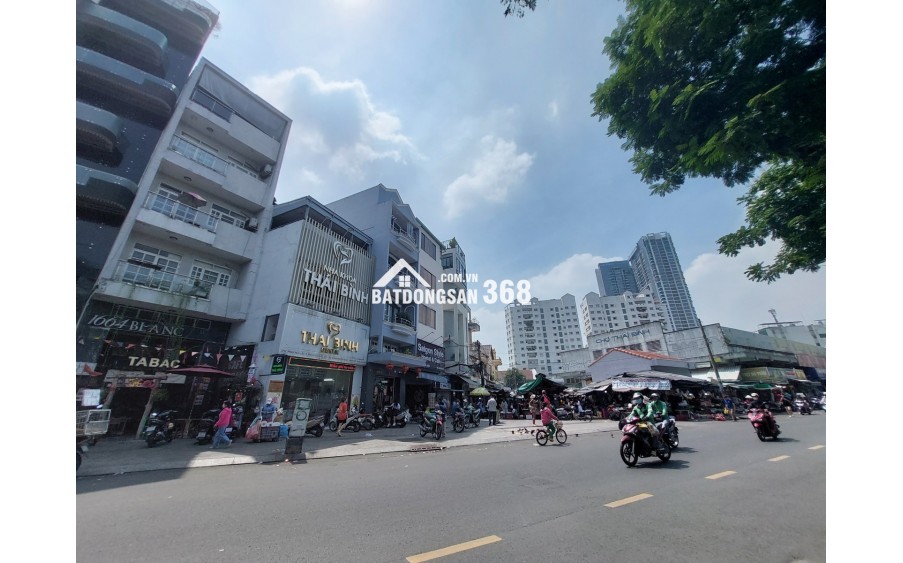Nhà đẹp đường Phạm Ngũ Lão 5 tầng, 5 phòng ngủ, 54 m2 giá chỉ 13,5 tỷ
