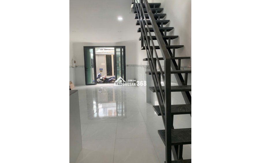 Bán nhà 1 trệt 1 gác suốt cách Nguyễn Văn Linh chỉ 100m nhà mới tinh