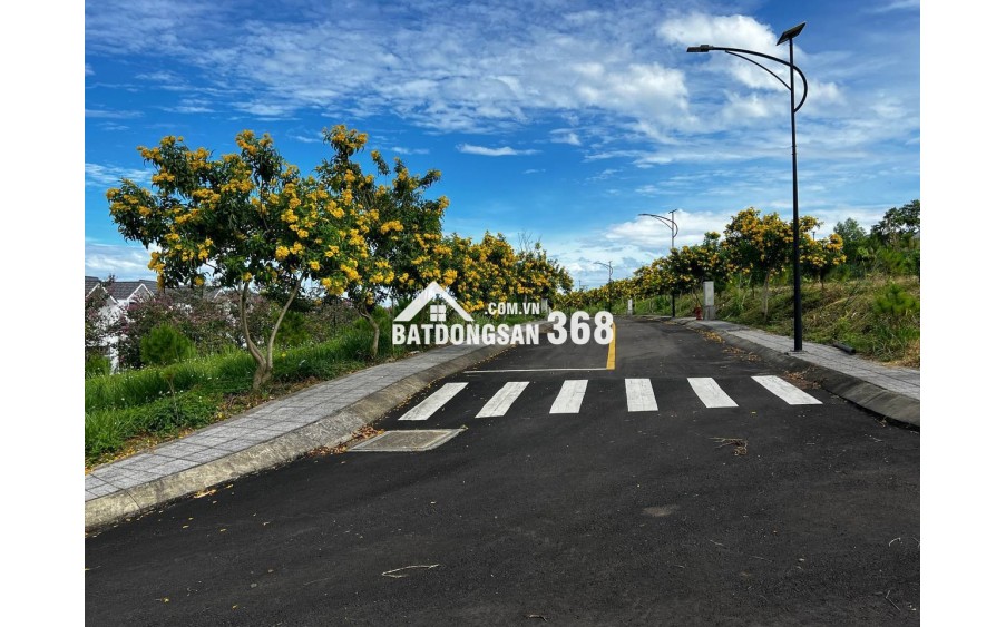 BÁN 2 LÔ MẶT TIỀN LIỀN KỀ ĐẸP ĐẤT NỀN KHU NGHỈ DƯỠNG P2 BẢO LỘC, CÁCH NGÃ 5 ĐAMBRI 6 PHÚT ĐI XE