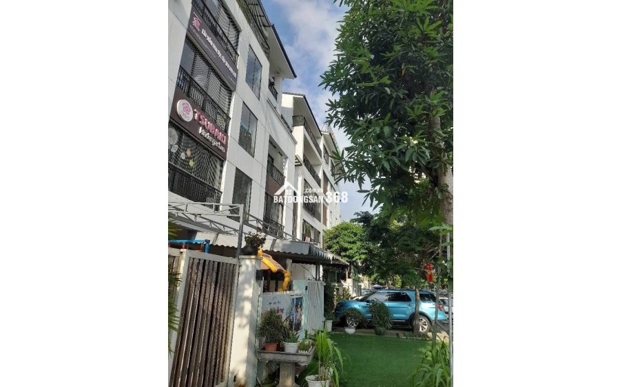 Bán nhà Hoàng Thành Mỗ Lao vị trí đẹp- View Hồ- 155m2- 5 tầng thang máy giá chỉ 4X tỷ