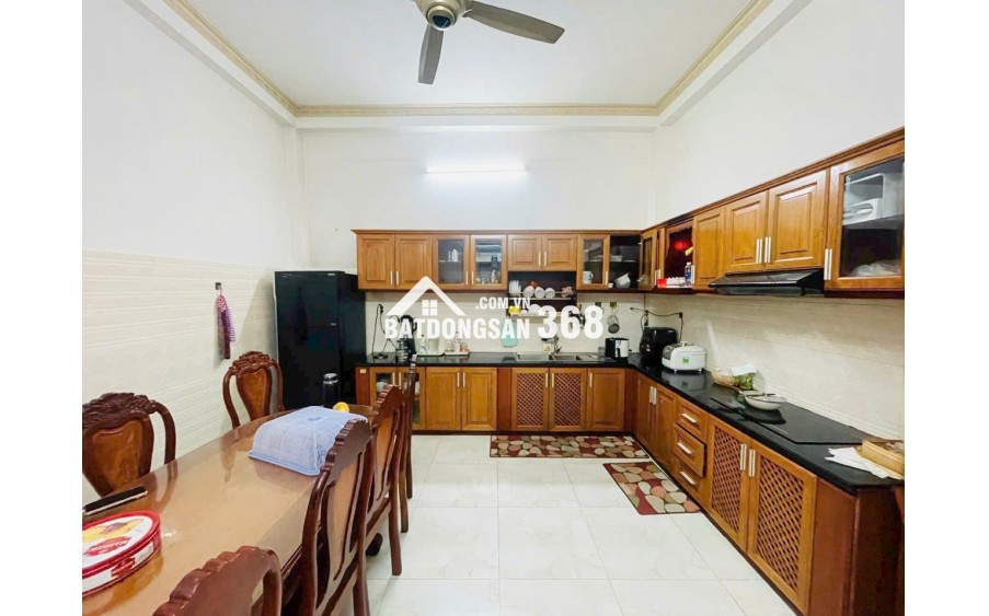 Bán nhà mặt tiền 3 lầu 5PN số 22 Quách Hữu Nghiêm Q.Tân Phú