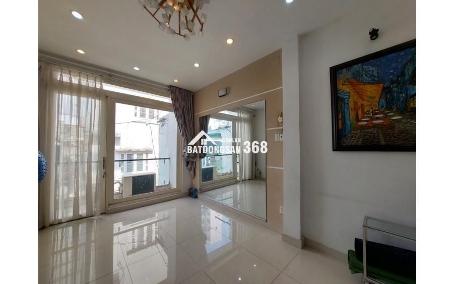 Nhà đẹp đường Phạm Ngũ Lão 5 tầng, 5 phòng ngủ, 54 m2 giá chỉ 13,5 tỷ
