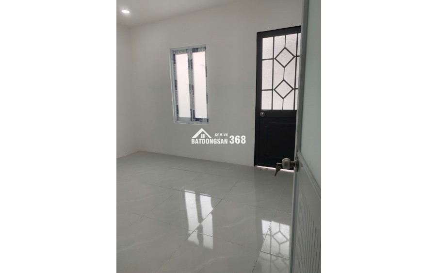 Bán nhà 1 trệt 1 gác suốt cách Nguyễn Văn Linh chỉ 100m nhà mới tinh