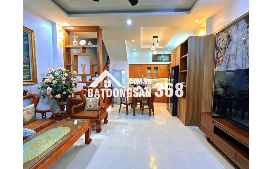 Bán nhà ngõ 132 cầu giấy 59m x5 tầng giá 15,5 tỷ ,cách ô tô 20m