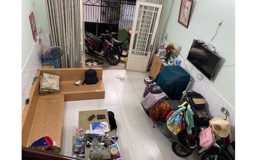 SAU LƯNG ĐH CN THỰC PHẨM - ĐƯỜNG THÔNG - HẺM XE HƠI CÁCH 3 BƯỚC CHÂN - 4 TẦNG NỘI THẤT ĐẸP