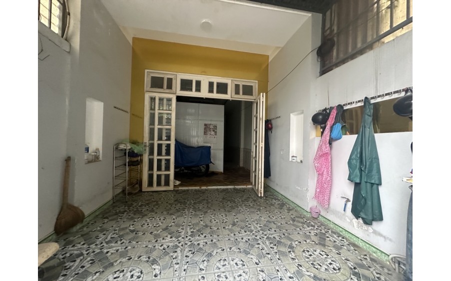 Hẻm xe hơi cách mt phan huy ích