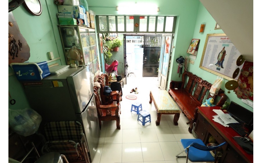 Hàng hot xát mặt tiền hẻm oto