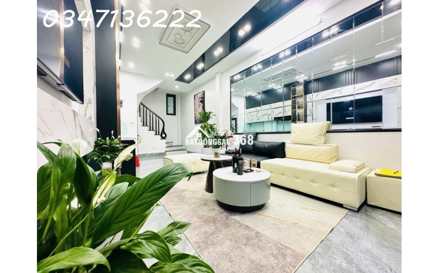 Chính chủ bán Nghĩa Đô – Vị trí trung tâm – nhà 5 tầng – chỉ hơn 8 tỷ một chút