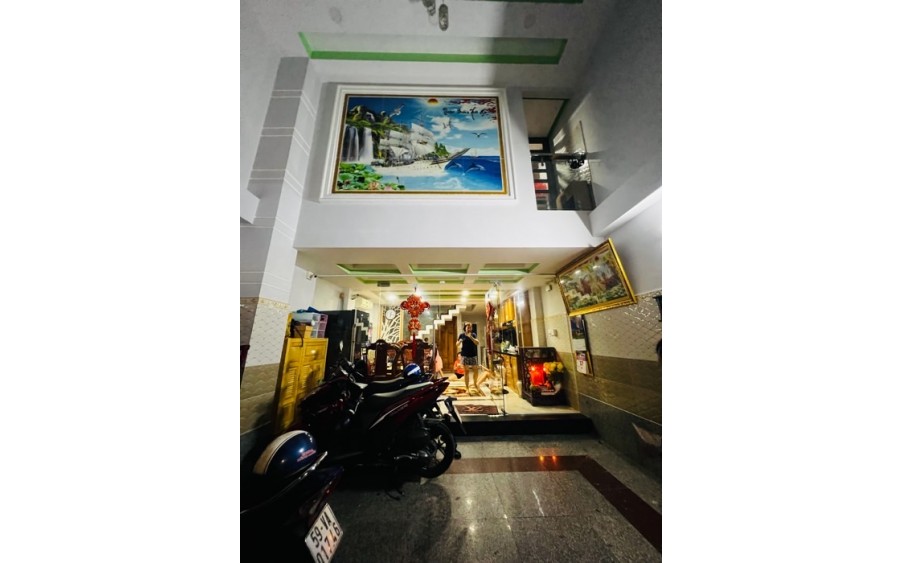 NHÀ 5 TẦNG MỚI ĐẸP Ở NGAY - CÓ SẴN DOANH THU.