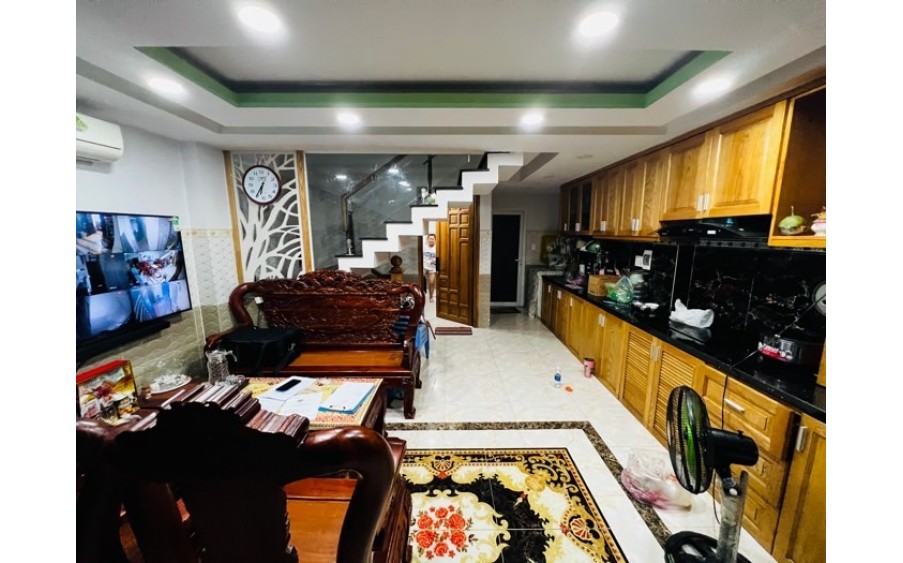 NHÀ 5 TẦNG MỚI ĐẸP Ở NGAY - CÓ SẴN DOANH THU.