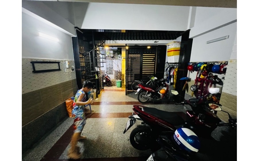 NHÀ 5 TẦNG MỚI ĐẸP Ở NGAY - CÓ SẴN DOANH THU.