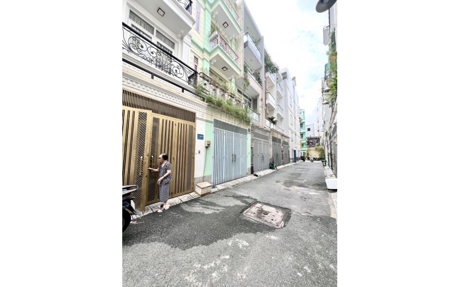 GÒ VẤP PHẠM VĂN CHIÊU - KHU ĐỒNG BỘ Ô TÔ NGỦ - 4*15 A4 4 TẦNG - 4PN Master - CHÍNH CHỦ ĐẦU SỔ - NGAY EMART - CHÀO BÁN 8.3 Tỷ