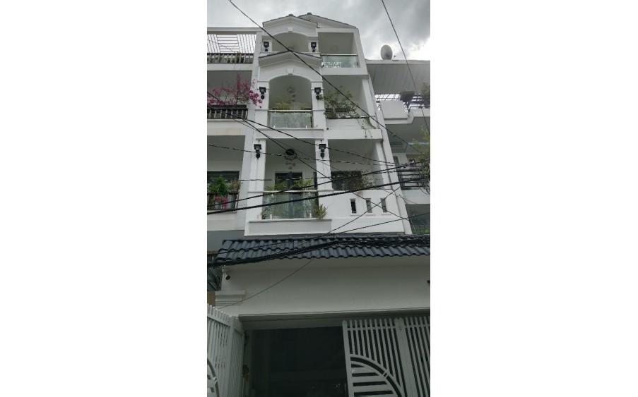 Nhà đạt chuẩn , Chủ cần bán gấp chuyển về Vinhomes,