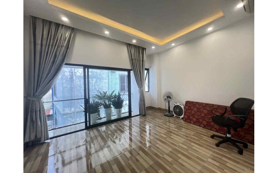 Bán nhà gần AEON Mall Long Biên  - Nhà dân xây - 49m2 - 9.4 tỷ