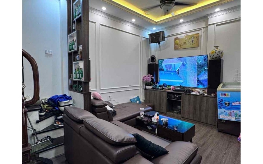 Bán nhà Ngọc Lâm - Vị Trí Đẹp Hiếm Có -  6 Tầng Thang Máy -  33m2 - Nhỉnh 9 tỷ