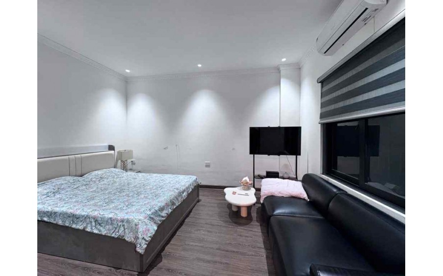 Bán nhà Ngọc Lâm - Vị Trí Đẹp Hiếm Có -  6 Tầng Thang Máy -  33m2 - Nhỉnh 9 tỷ