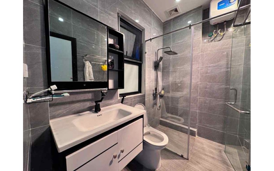 Bán nhà Ngọc Lâm - Vị Trí Đẹp Hiếm Có -  6 Tầng Thang Máy -  33m2 - Nhỉnh 9 tỷ