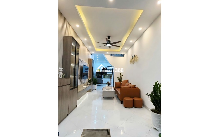 Cực hiếm nhà đẹp Đội Cấn ngõ thông ô tô đỗ cổng mặt tiền rộng 45m² x 5 tầng hơn 10 tỷ